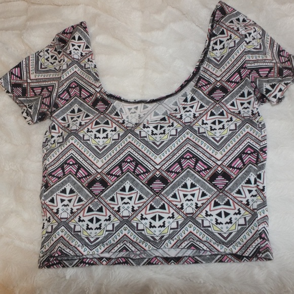 PINK Patterned Crop Top - Picture 4 of 5